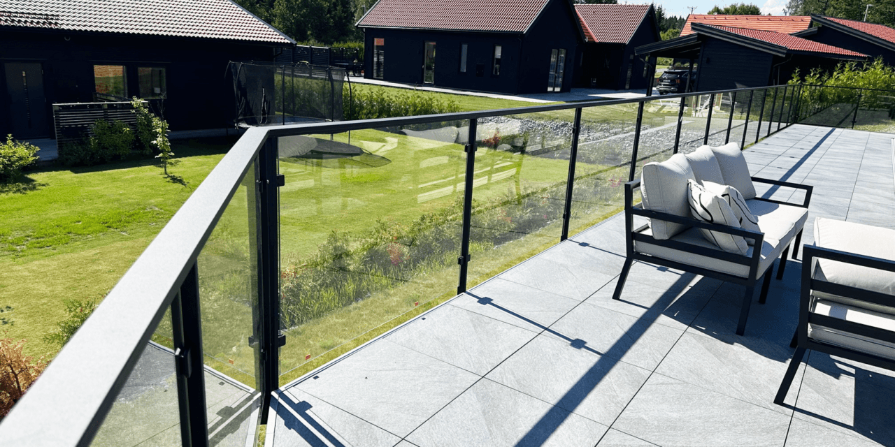 Inoxa Visivo - svart glasräcke altan