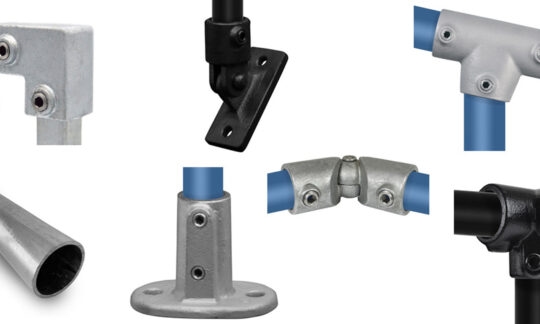 Beslag och kopplingar i byggsats - galvaniserat eller svart anodiserat stål - för industriräcken eller övriga byggnationer